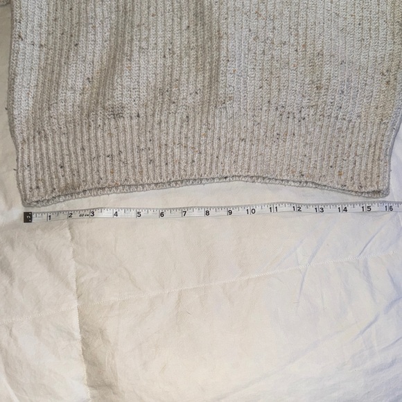 Cozy Ribbed Knit Sweater - Picture 5 of 5